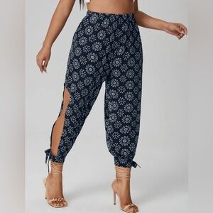 SHEIN Plus Allover Floral Split Knot Hem Pants, Size 0XL